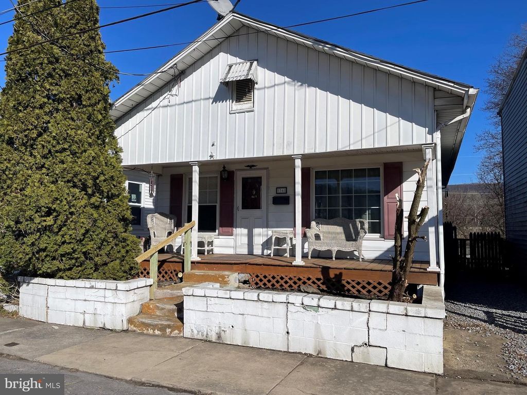 36 RAILROAD ST, Lewistown, PA 17044