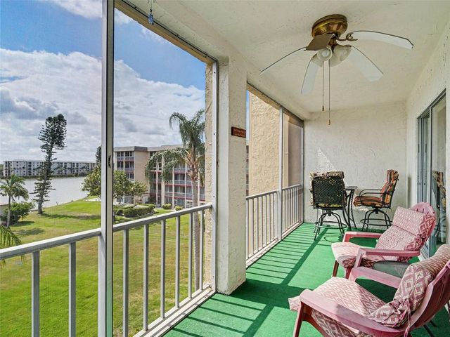 3801 LAKE BAYSHORE DRIVE H413, Bradenton, FL 34205
