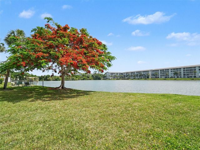 3801 LAKE BAYSHORE DRIVE H413, Bradenton, FL 34205