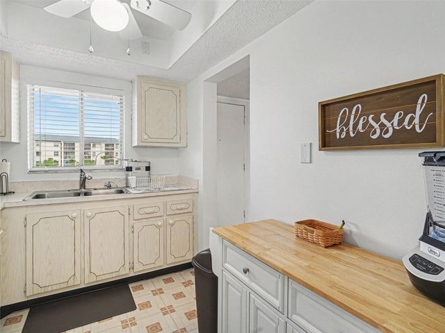 3801 LAKE BAYSHORE DRIVE H413, Bradenton, FL 34205