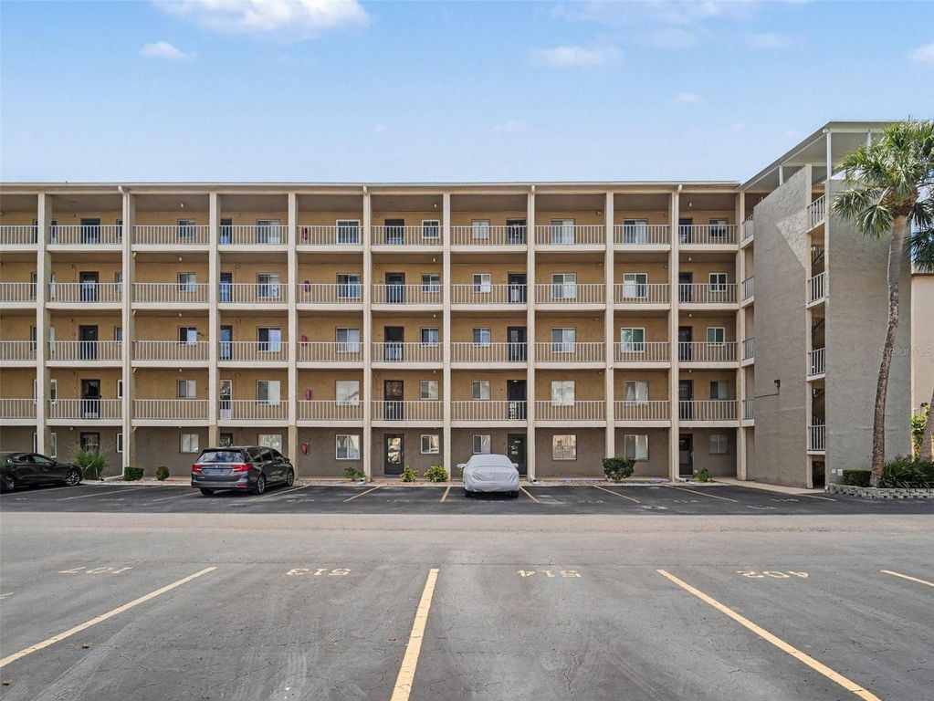 3801 LAKE BAYSHORE DRIVE H413, Bradenton, FL 34205