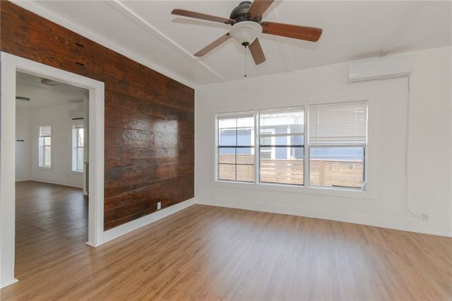 1613 6th St, Corpus Christi, TX 78404