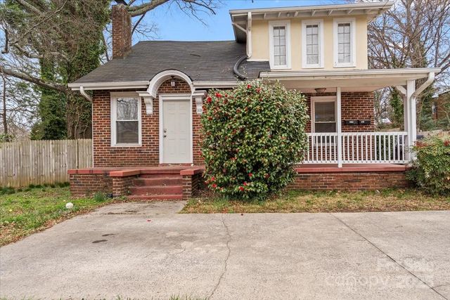 322 Salisbury Road, Statesville, NC 28677