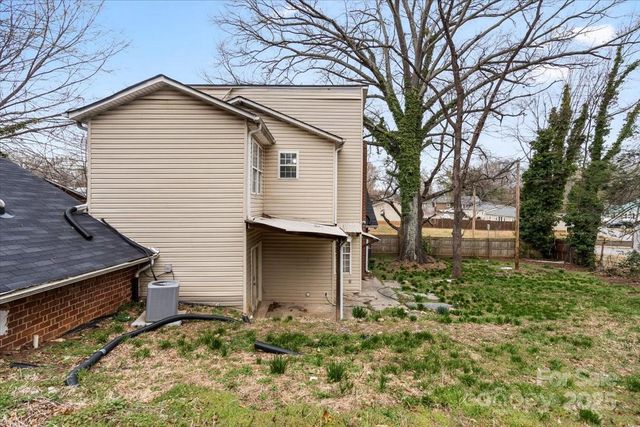 322 Salisbury Road, Statesville, NC 28677