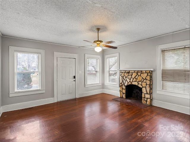 322 Salisbury Road, Statesville, NC 28677