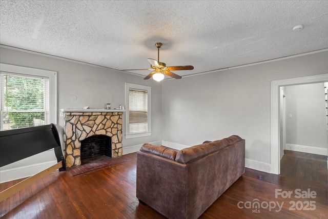 322 Salisbury Road, Statesville, NC 28677