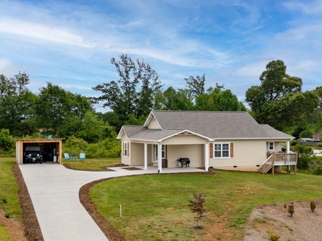 611 S Walnut Street, Seneca, SC 29678