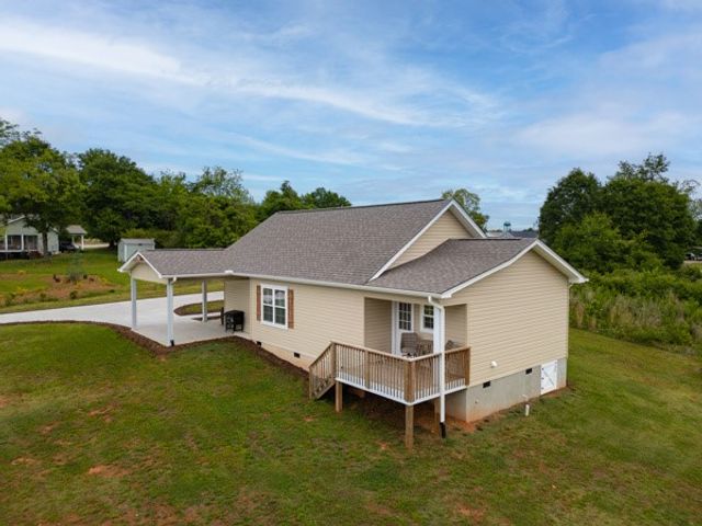 611 S Walnut Street, Seneca, SC 29678