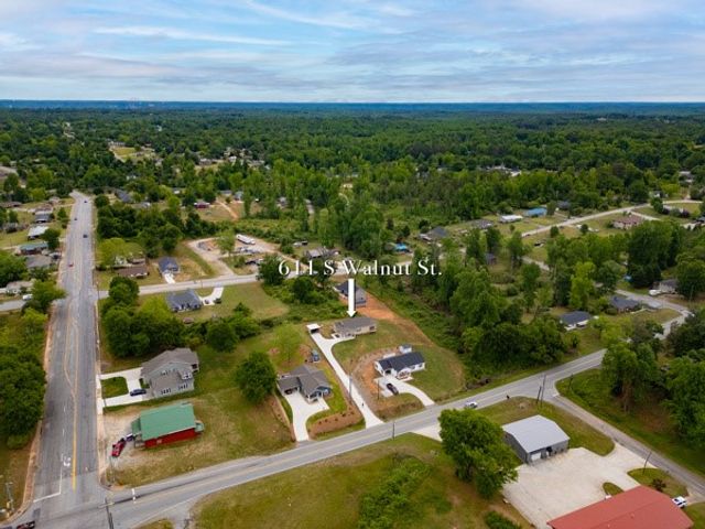 611 S Walnut Street, Seneca, SC 29678