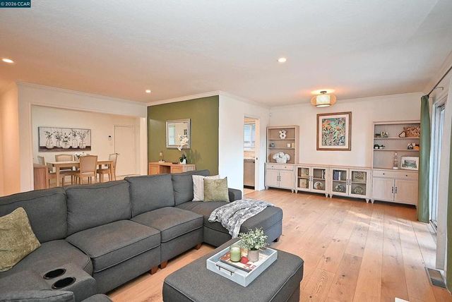 1156 Carey Dr, Concord, CA 94520