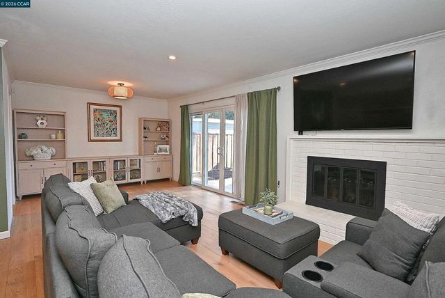 1156 Carey Dr, Concord, CA 94520