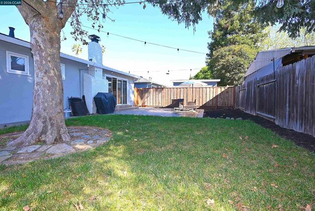 1156 Carey Dr, Concord, CA 94520