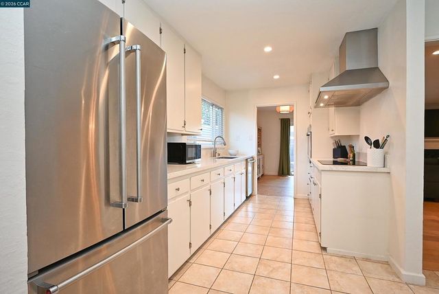 1156 Carey Dr, Concord, CA 94520