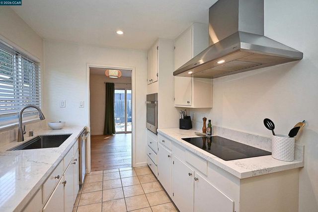 1156 Carey Dr, Concord, CA 94520