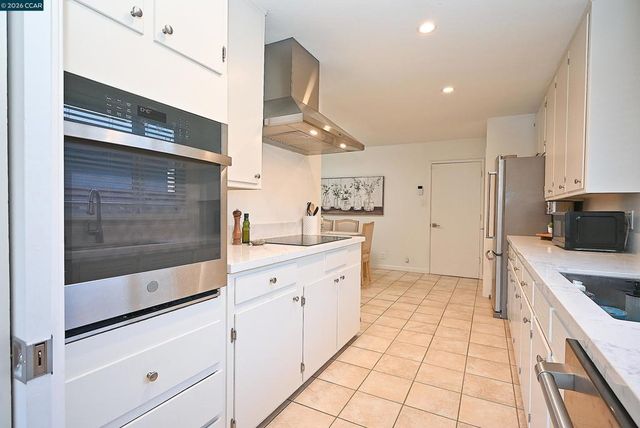 1156 Carey Dr, Concord, CA 94520