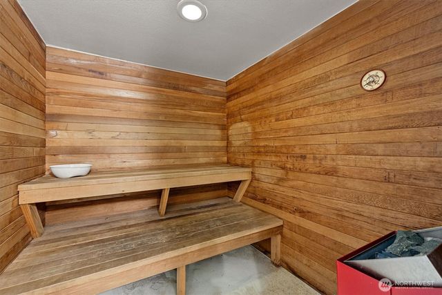 2253 Gilman Drive W #104, Seattle, WA 98119