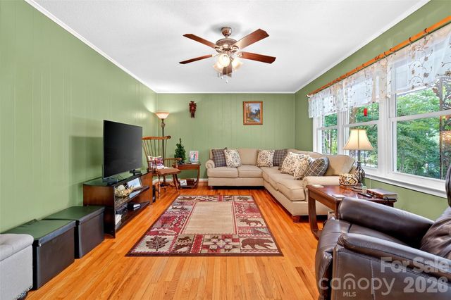 2355 Tatertown Loop, Nebo, NC 28761