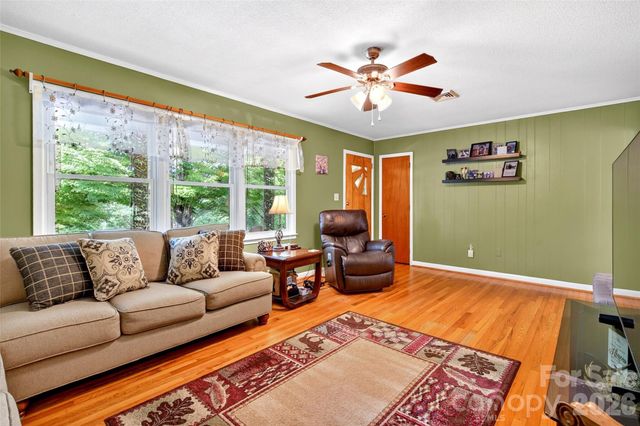 2355 Tatertown Loop, Nebo, NC 28761