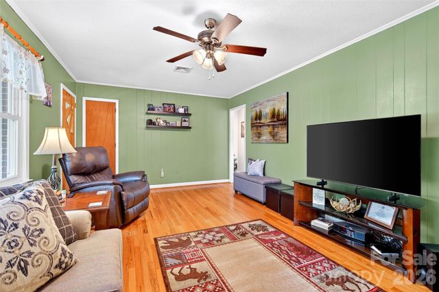 2355 Tatertown Loop, Nebo, NC 28761