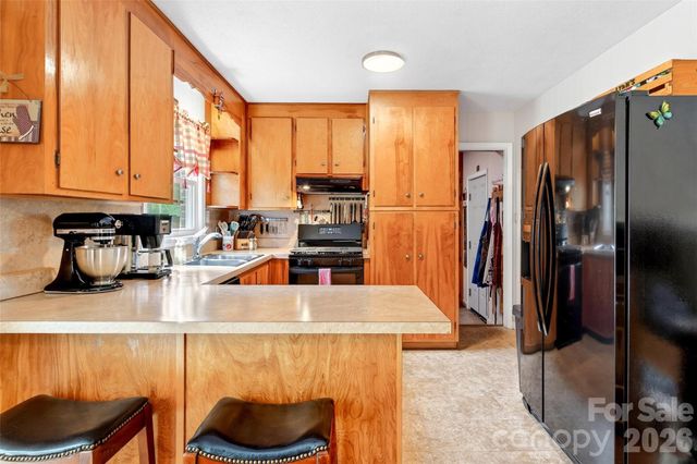 2355 Tatertown Loop, Nebo, NC 28761
