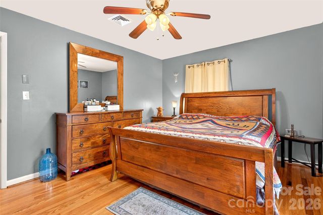 2355 Tatertown Loop, Nebo, NC 28761