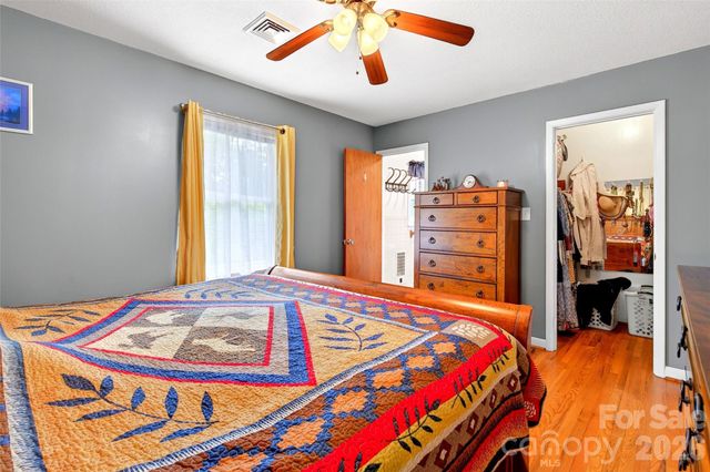 2355 Tatertown Loop, Nebo, NC 28761