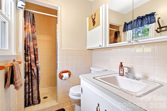 2355 Tatertown Loop, Nebo, NC 28761