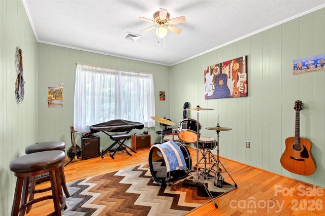 2355 Tatertown Loop, Nebo, NC 28761
