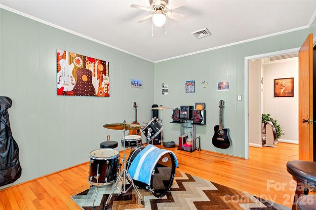 2355 Tatertown Loop, Nebo, NC 28761
