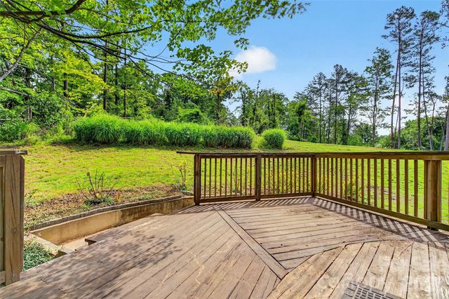 2355 Tatertown Loop, Nebo, NC 28761