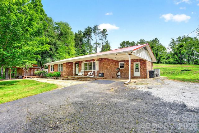 2355 Tatertown Loop, Nebo, NC 28761