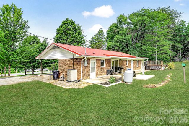 2355 Tatertown Loop, Nebo, NC 28761