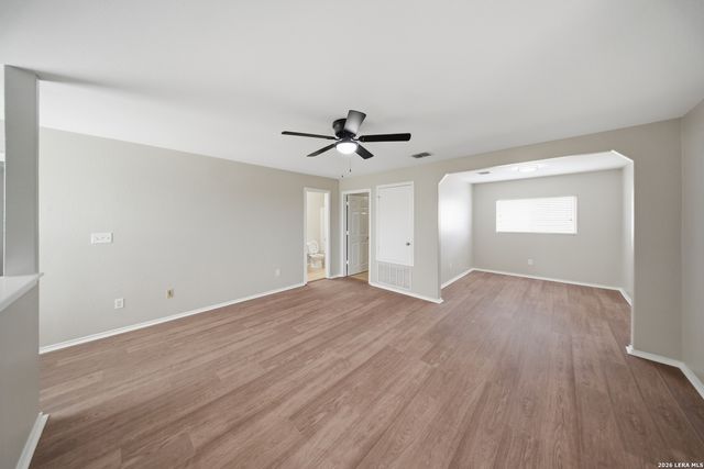 403 Walnut Crst, Schertz, TX 78154