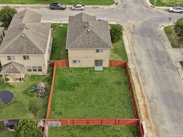 403 Walnut Crst, Schertz, TX 78154