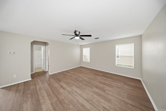 403 Walnut Crst, Schertz, TX 78154