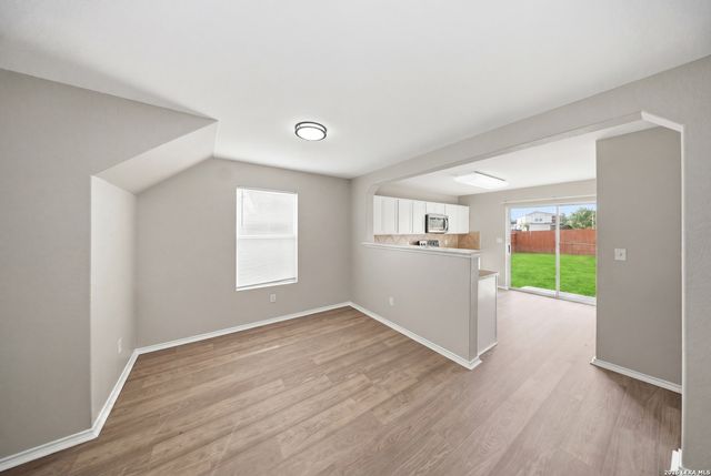 403 Walnut Crst, Schertz, TX 78154