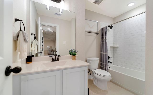 2415 Ridgewood Drive, West Columbia, TX 77486