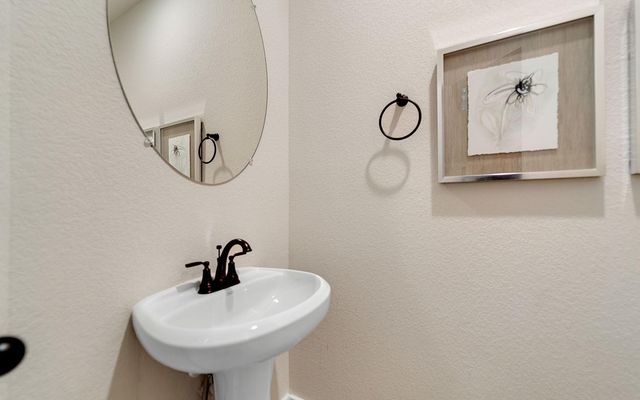 2415 Ridgewood Drive, West Columbia, TX 77486