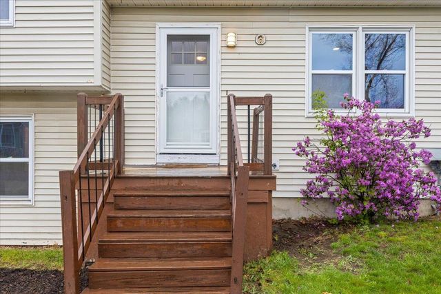 6 Doon Way, Essex Junction, VT 05452