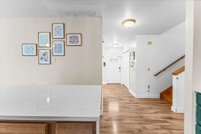 6 Doon Way, Essex Junction, VT 05452