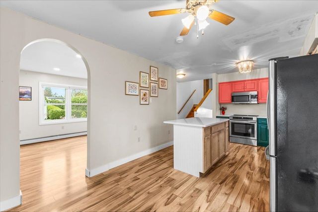 6 Doon Way, Essex Junction, VT 05452