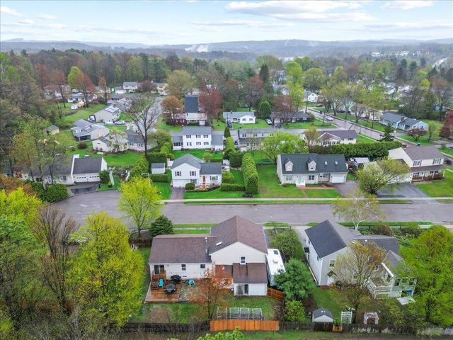 6 Doon Way, Essex Junction, VT 05452
