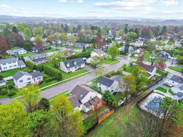 6 Doon Way, Essex Junction, VT 05452