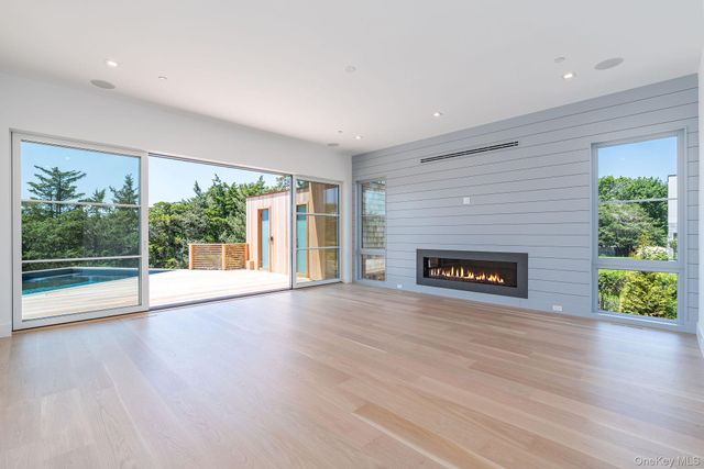 9 E Division Street, Westhampton Beach, NY 11978
