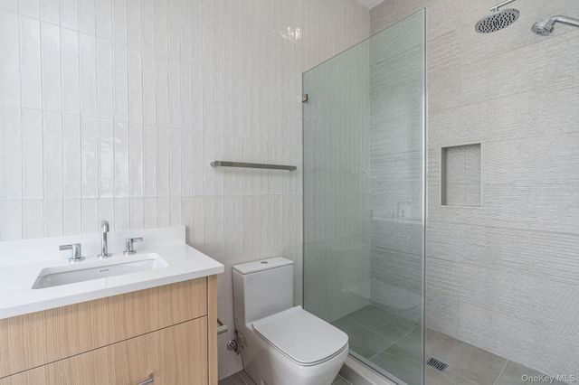 9 E Division Street, Westhampton Beach, NY 11978