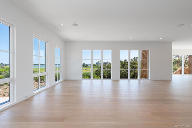 9 E Division Street, Westhampton Beach, NY 11978