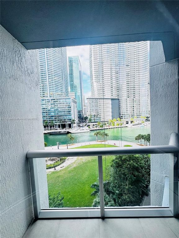 475 Brickell Ave 808, Miami, FL 33131