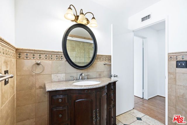 10818 Eldora Avenue, Los Angeles, CA 91040