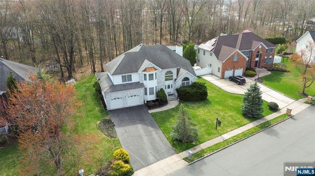 6 Breanne Court, East Hanover Twp, NJ 07936