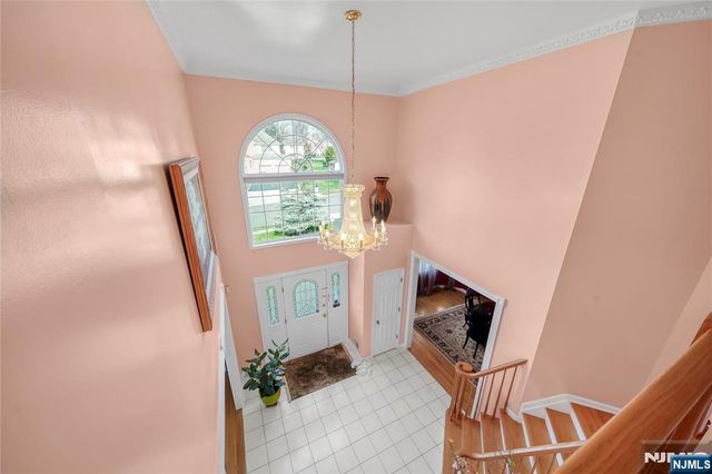 6 Breanne Court, East Hanover Twp, NJ 07936